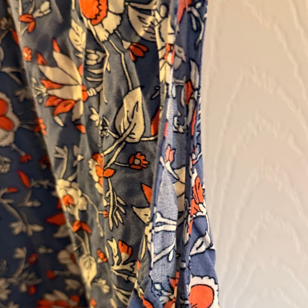 Old Navy Blue Floral Blouse - Picture 8 of 8